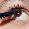 Gitti conscious beauty - eye mascara - dark blu applying