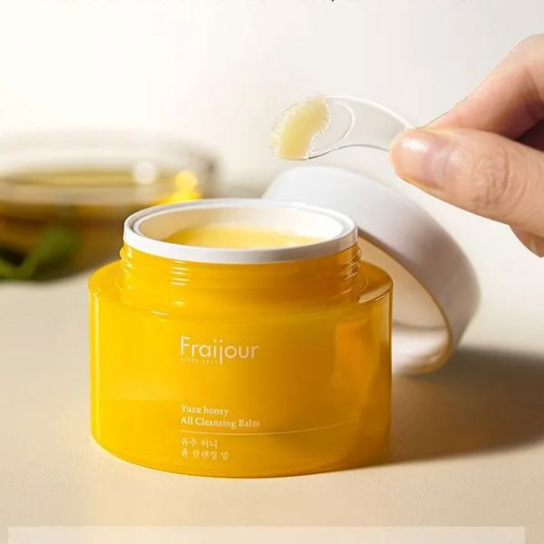 FRAIJOUR YUZU HONEY ALL CLEANSING BALM texture