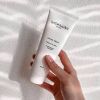 SACHAJUAN STYLING CREAM in hand